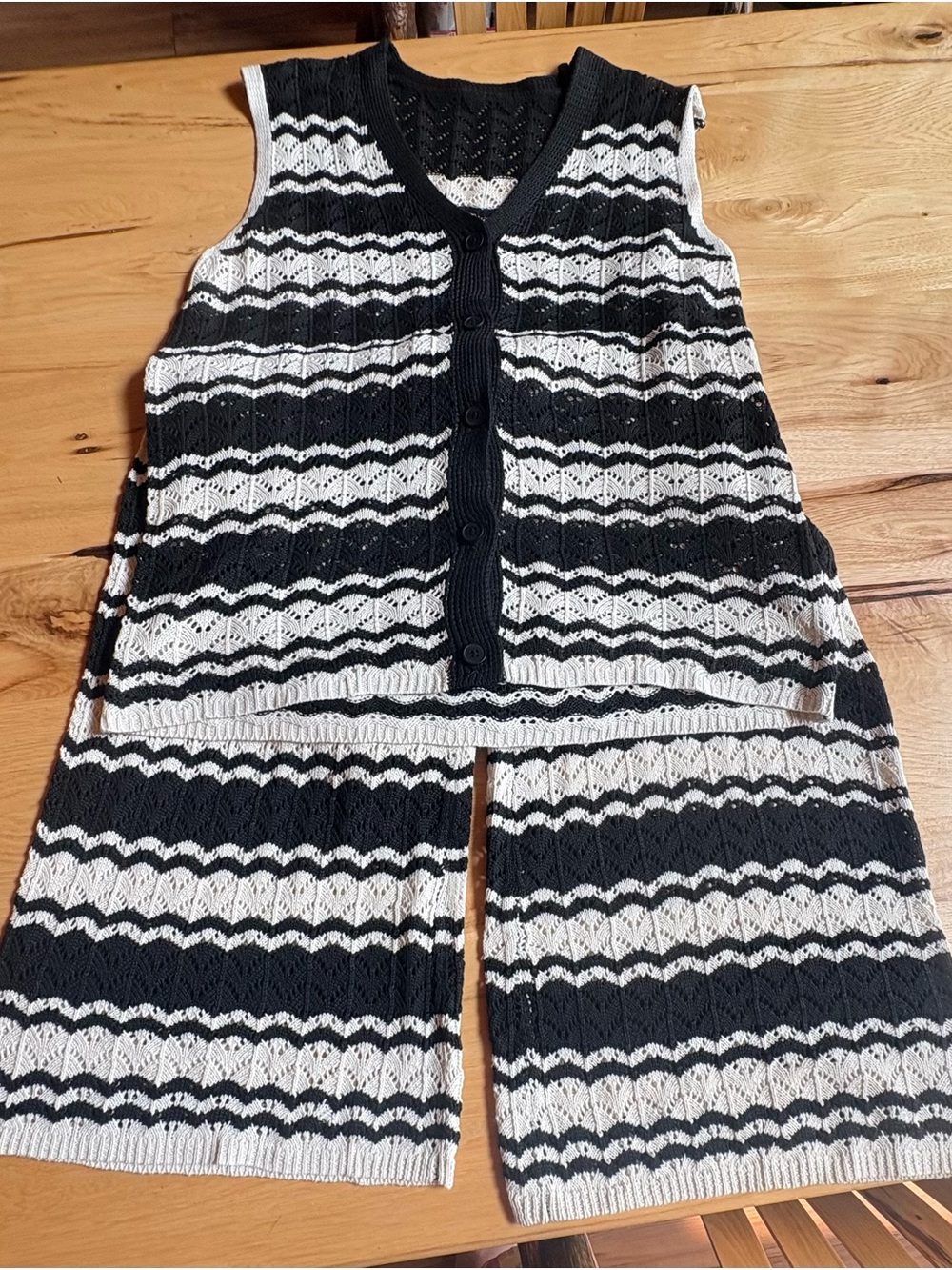 NWOT Black & White Striped Knit Crocheted Vest and Pant Set Sz XL